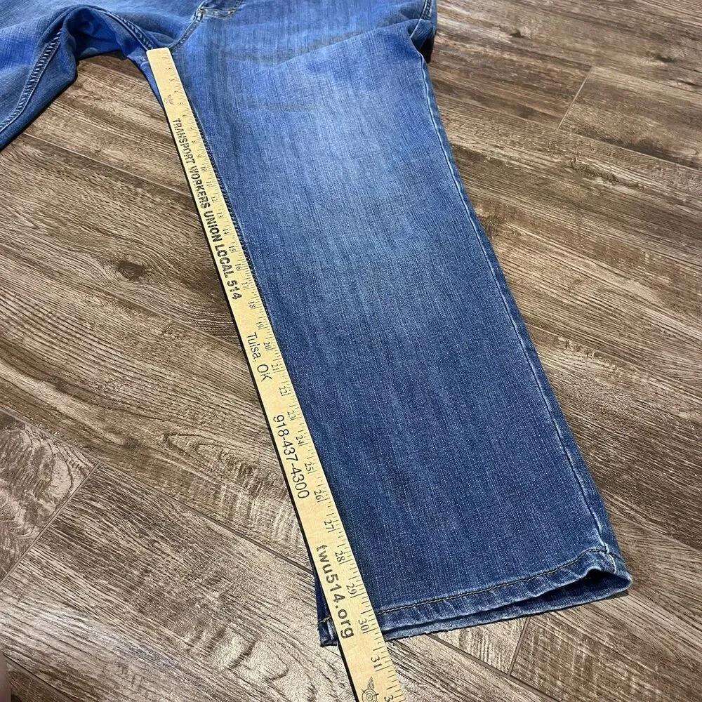 5.11 Tactical Defender-Flex Straight Leg Jeans Mens 42x30 Medium Wash 74477
